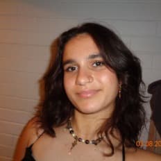 Jasmine, tutor offering online and in-person lessons at KIS Academics