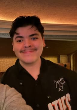 Mannix, tutor offering online and in-person lessons at KIS Academics