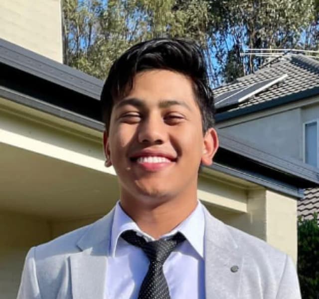 Profile photo of Priyesh, tutor offering online and in-person lessons at KIS Academics