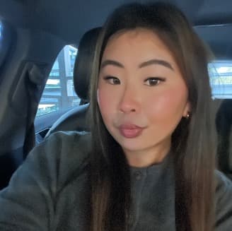 Profile photo of Olivia, tutor offering online and in-person lessons at KIS Academics