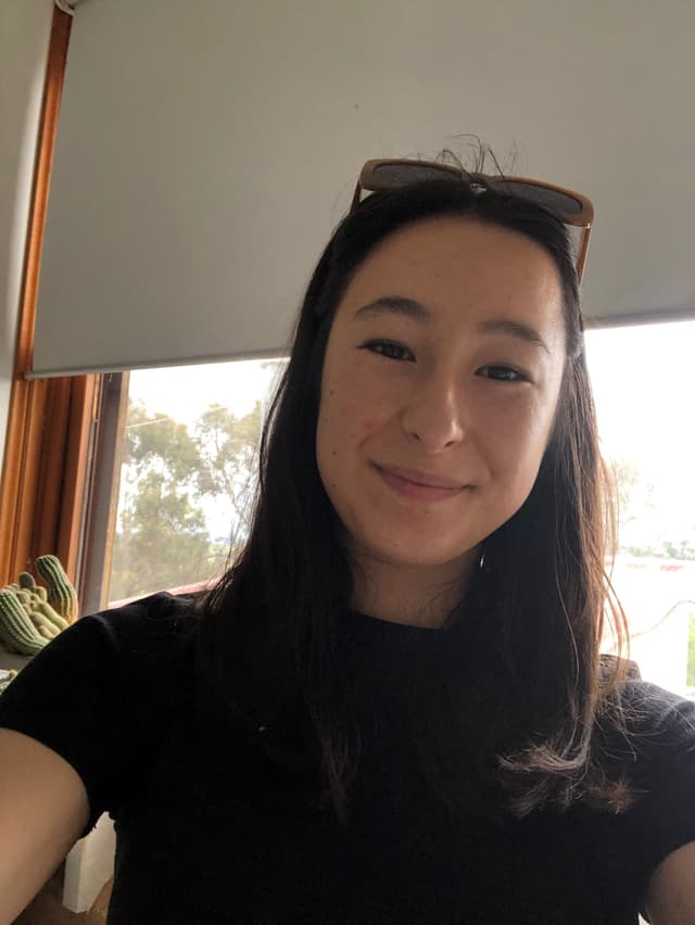 Profile photo of Erin, tutor offering online and in-person lessons at KIS Academics