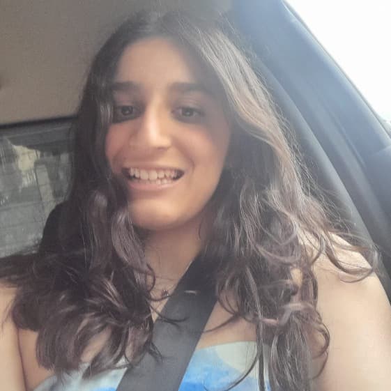 Jasmine, tutor offering online and in-person lessons at KIS Academics