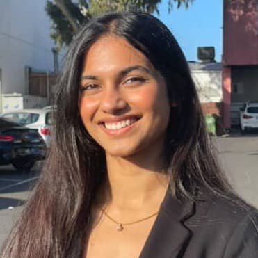 Nayana, tutor offering online and in-person lessons at KIS Academics