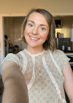 Alisha, tutor offering online and in-person lessons at KIS Academics