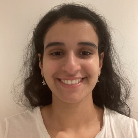 Zaina, tutor offering online and in-person lessons at KIS Academics