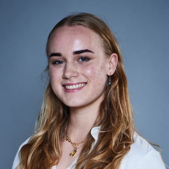 Juliet, tutor offering online and in-person lessons at KIS Academics