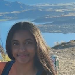 Shriya, tutor offering online and in-person lessons at KIS Academics