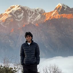 Aryav, tutor offering online and in-person lessons at KIS Academics