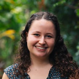 Siena Reid, tutor offering online and in-person lessons at KIS Academics