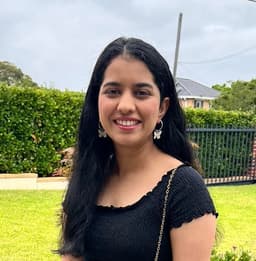 Sania, tutor offering online and in-person lessons at KIS Academics