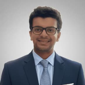 Sav, tutor offering online and in-person lessons at KIS Academics