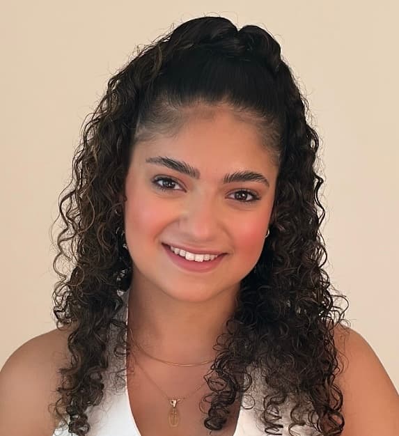 Serly, tutor offering online and in-person lessons at KIS Academics