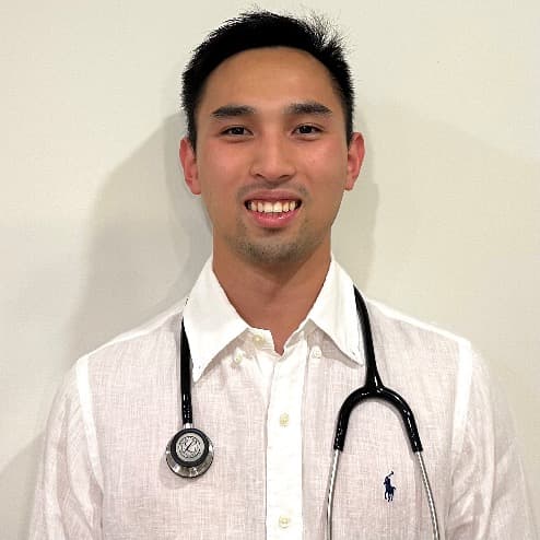 Tom, tutor offering online and in-person lessons at KIS Academics