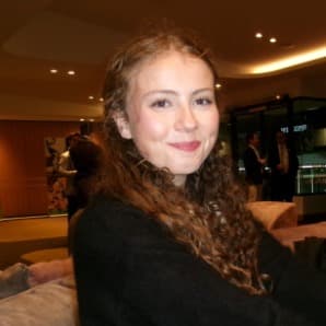 Olive, tutor offering online and in-person lessons at KIS Academics