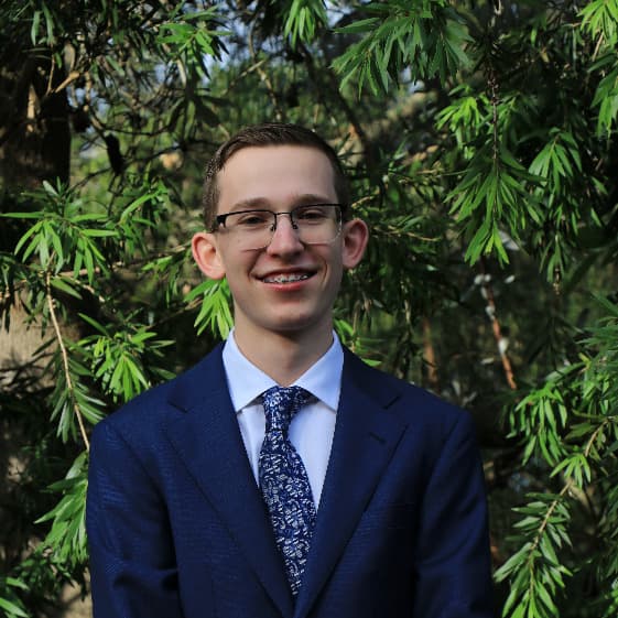 Hayden, tutor offering online and in-person lessons at KIS Academics