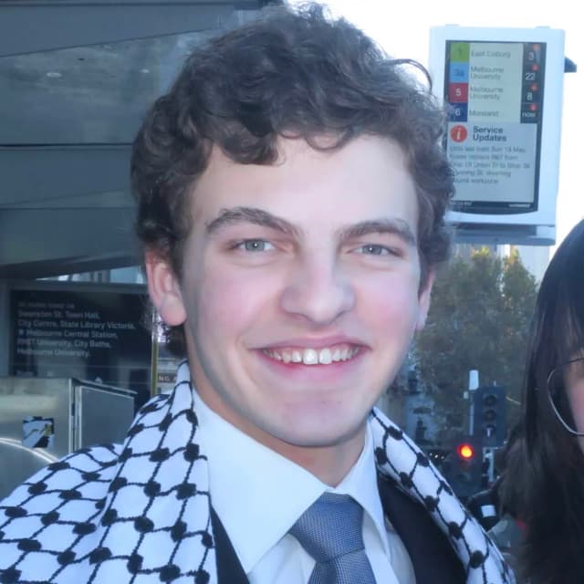 Profile photo of Zane, tutor offering online and in-person lessons at KIS Academics