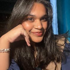 Profile photo of Namira, tutor offering online and in-person lessons at KIS Academics